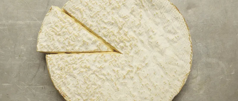 How to Prepare the Brie in your Cheese Wedding Cake
