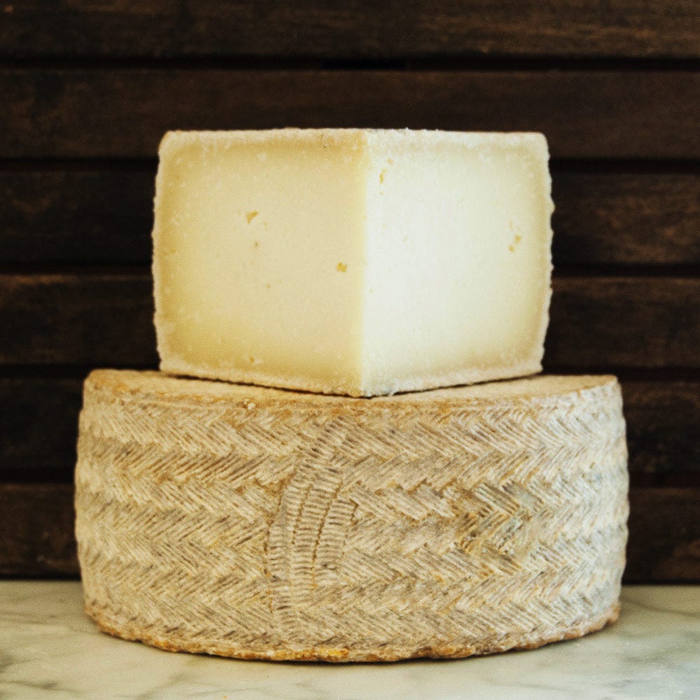 La Oveja Negra Manchego Semi Curado